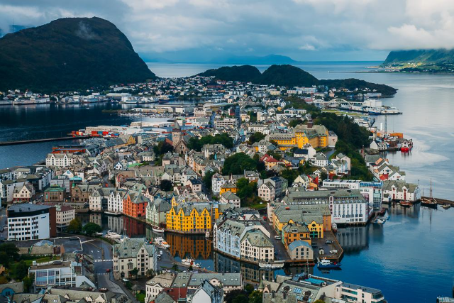 Menelusuri Keindahan Alesund: Objek Wisata Terbaik Norwegia